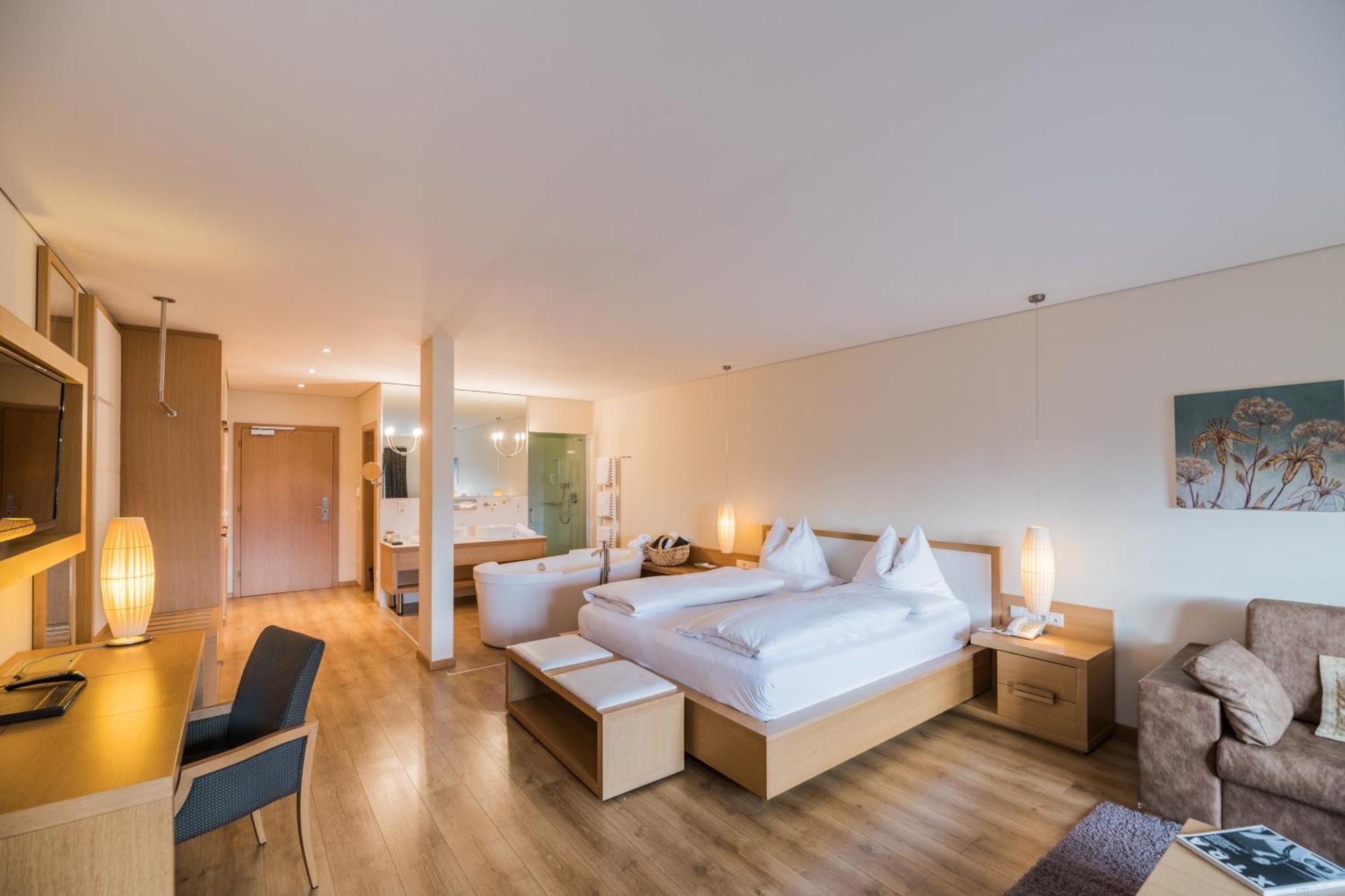Hotel Lanerhof Active/Spa/Balance Сан-Лоренцо-ді-Себато Номер фото